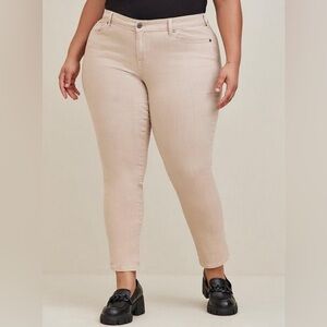 Torrid Boyfriend Straight Mid-Rise Jean size 20R
